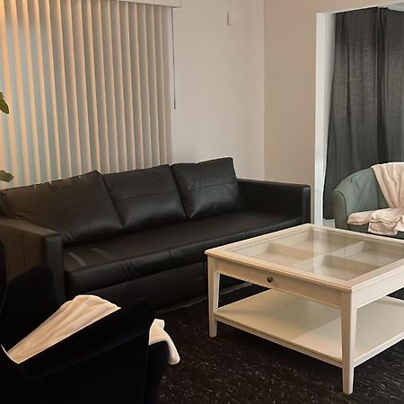 Beautiful, Fully Furnished 4Bed 2Bath House - 5 Minute Walk To Miracle Mile Downtown Coral Gables Villa Miami Exteriör bild