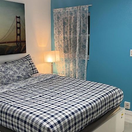 Beautiful, Fully Furnished 4Bed 2Bath House - 5 Minute Walk To Miracle Mile Downtown Coral Gables Villa Miami Exteriör bild