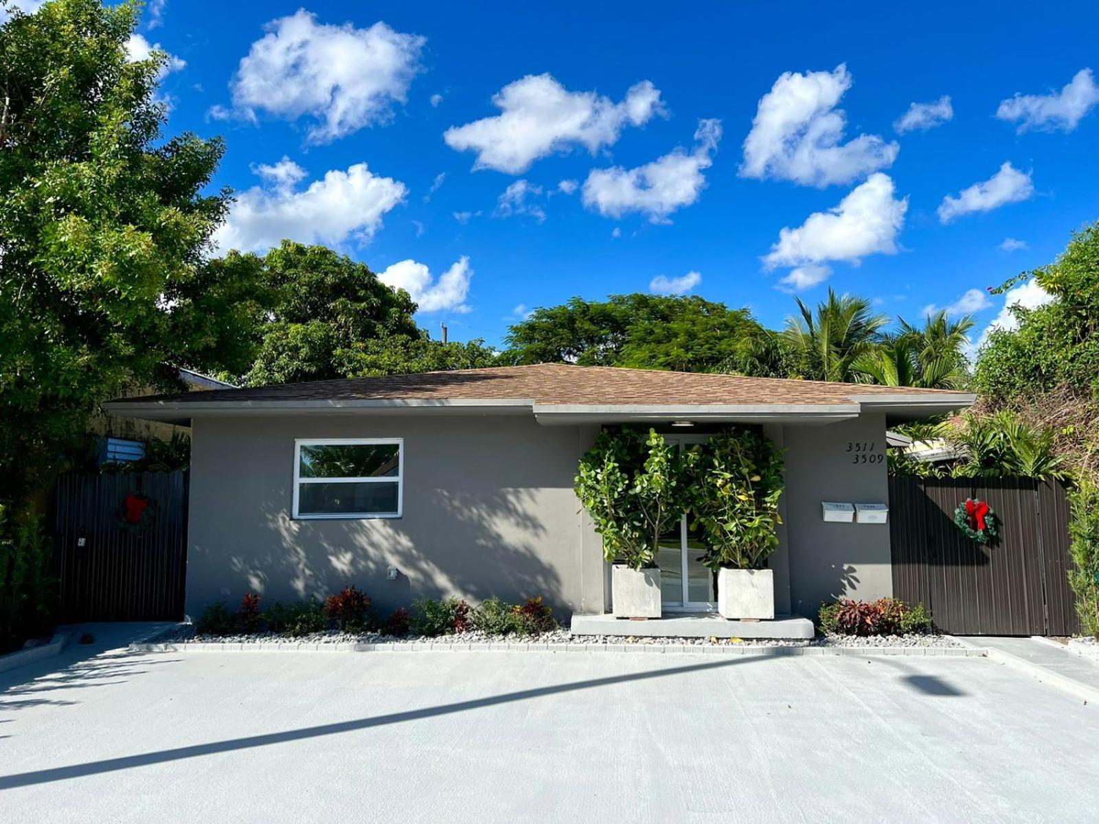 Beautiful, Fully Furnished 4Bed 2Bath House - 5 Minute Walk To Miracle Mile Downtown Coral Gables Villa Miami Exteriör bild