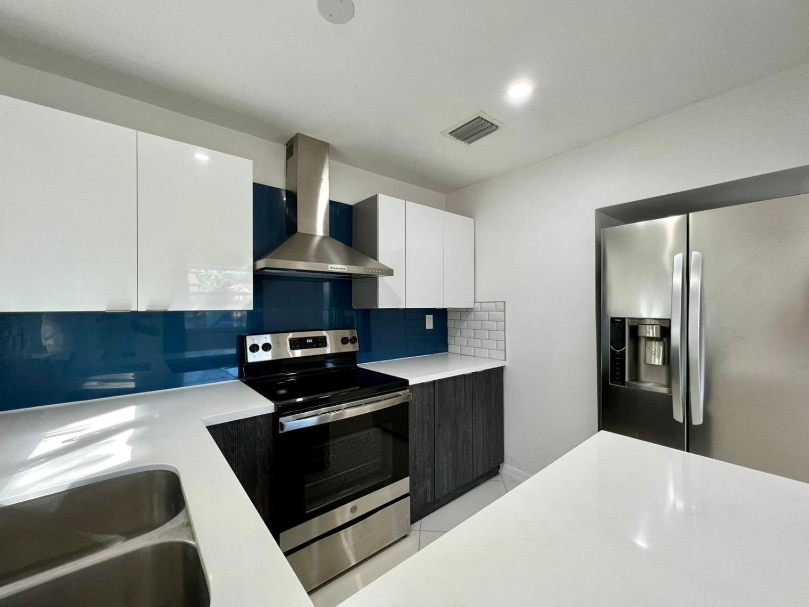 Beautiful, Fully Furnished 4Bed 2Bath House - 5 Minute Walk To Miracle Mile Downtown Coral Gables Villa Miami Exteriör bild